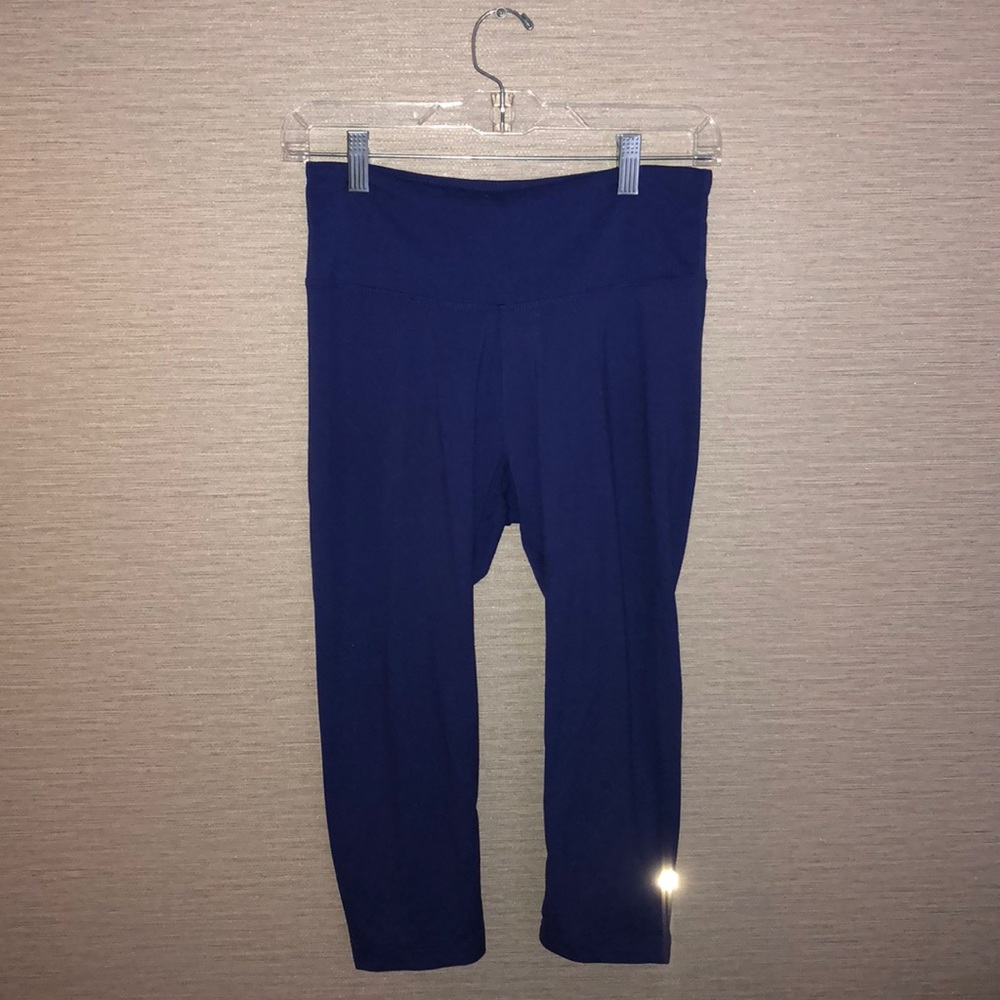 Purple capris athletic leggings